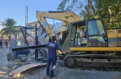 Seop realiza demolição de construção irregular sobre o Canal da Portuguesa, na Ilha do Governador – Prefeitura da Cidade do Rio de Janeiro