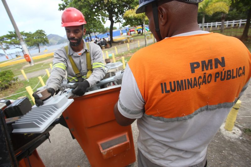 Prefeitura de Niterói inicia a colocação de LED em São Francisco – Prefeitura Municipal de Niterói
