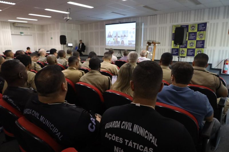 Guardas municipais de Niterói recebem treinamento pioneiro sobre abordagens a pessoas vulneráveis – Prefeitura Municipal de Niterói