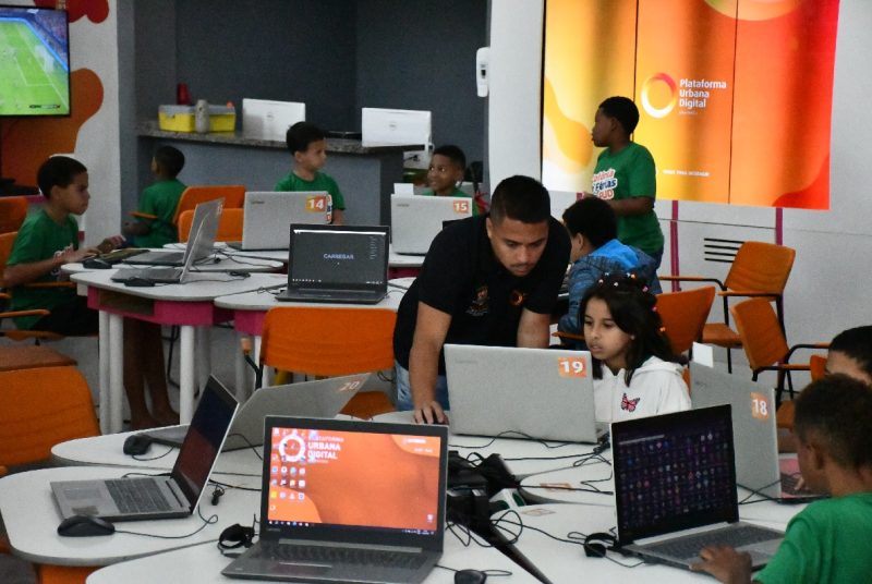 Prefeitura de Niterói celebra o Dia da Inclusão Digital com evento na Plataforma da Engenhoca – Prefeitura Municipal de Niterói
