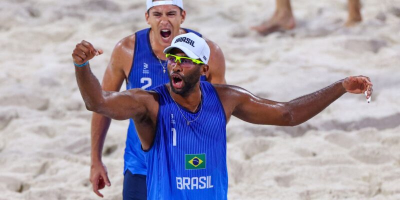 Olimpíadas: Evandro e Arthur são eliminados no vôlei de praia
