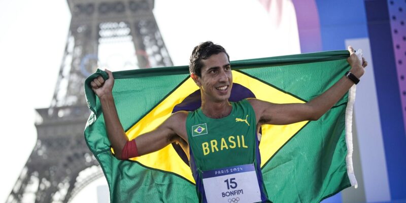 Caio Bonfim fatura prata inédita para o Brasil na marcha atlética