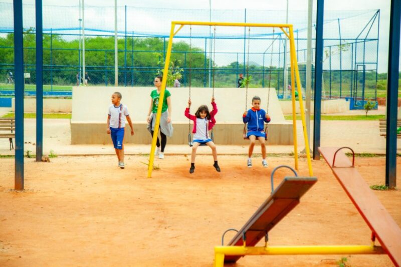 Alunos da turma de alfabetização têm aula de ecologia