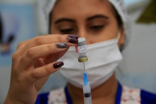 São Gonçalo segue vacinação contra covid-19 e gripe