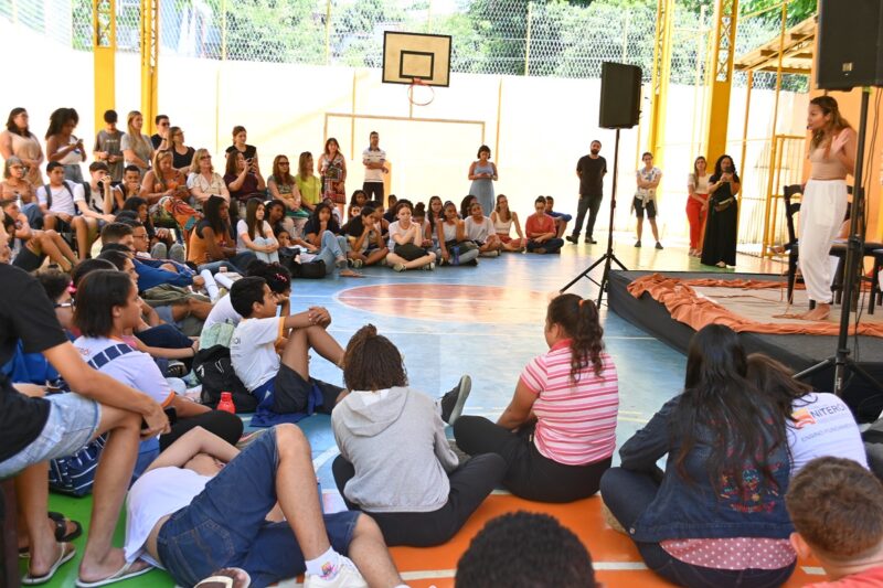 Peça “Todas as Marias” visita a Escola Municipal Santos Dumont – Prefeitura Municipal de Niterói