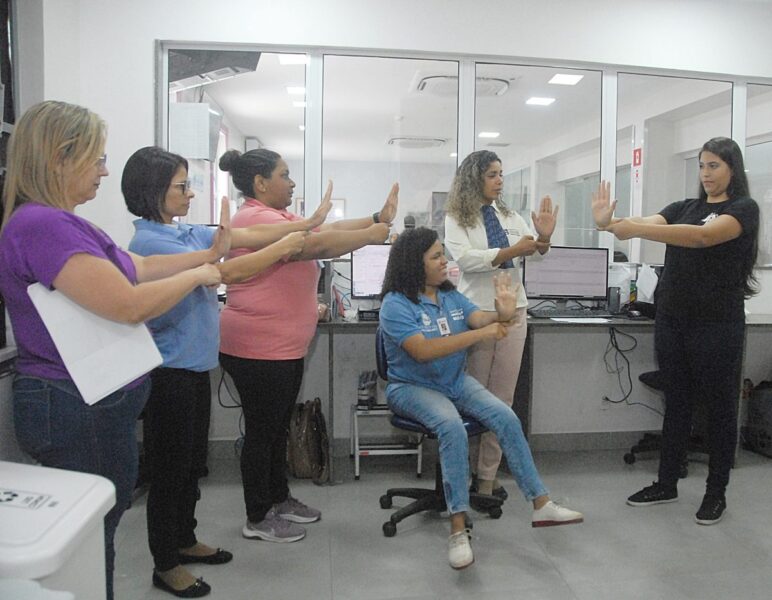 Hospital Iguassú Maternidade Mariana Bulhões promove capacitação em Libras para funcionários