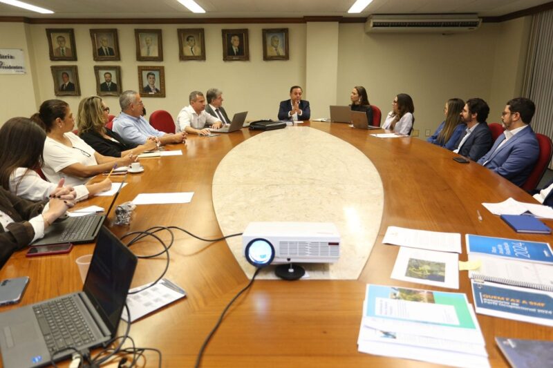 Prefeito eleito Rodrigo Neves reúne-se com Fazenda e Planejamento para discutir avanços e desafios na transição de governo