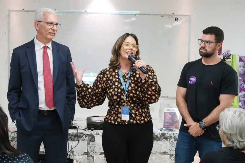 Violência contra a mulher em debate