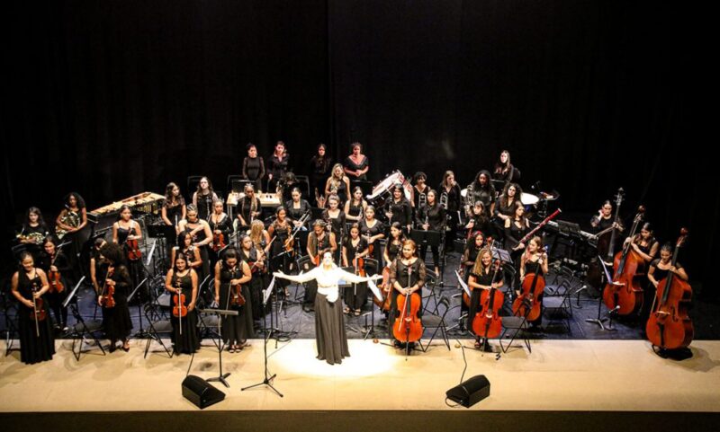 Celebração de Natal com música clássica no Colubandê