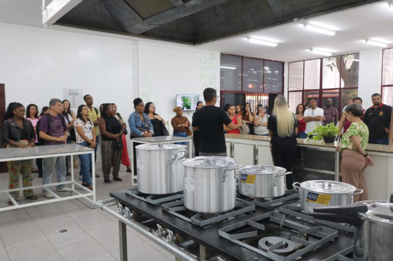 Centro de Formação Darcy Ribeiro recebe merendeiras para treinamento – Prefeitura Municipal de Niterói