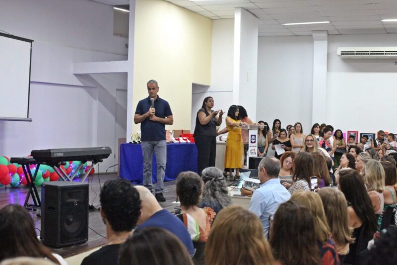 Nova Iguaçu encerra o Ano Letivo com grande celebração e homenagem às escolas