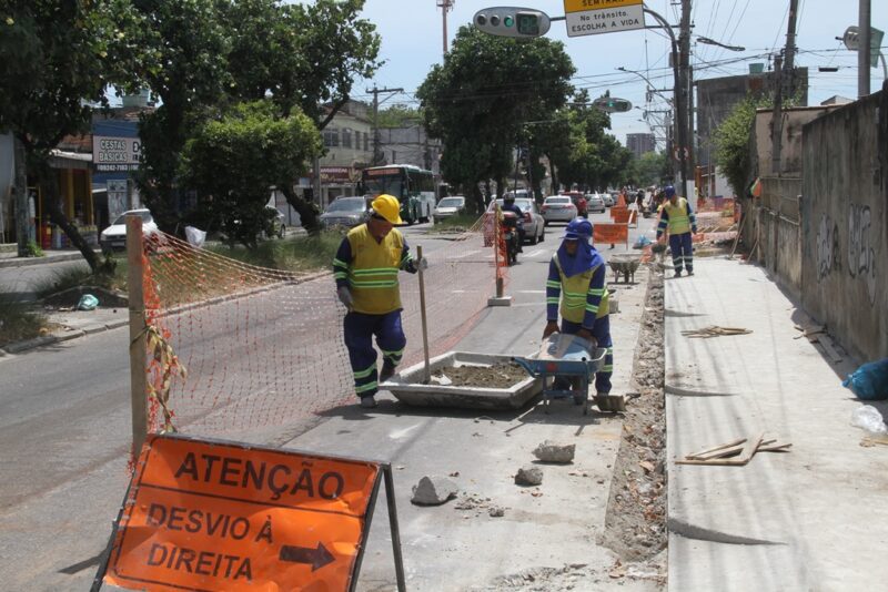 Obras da ciclorrota transformam as calçadas dos bairros Galo Branco e Rocha