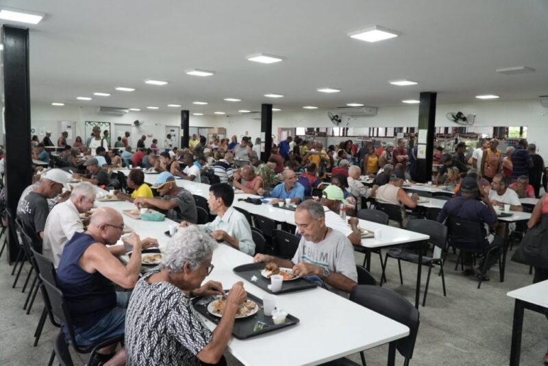 Restaurante do Povo de São Gonçalo oferece almoço especial de Natal