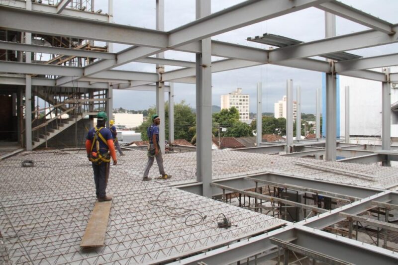 São Gonçalo avança nas obras do novo hospital no Centrov