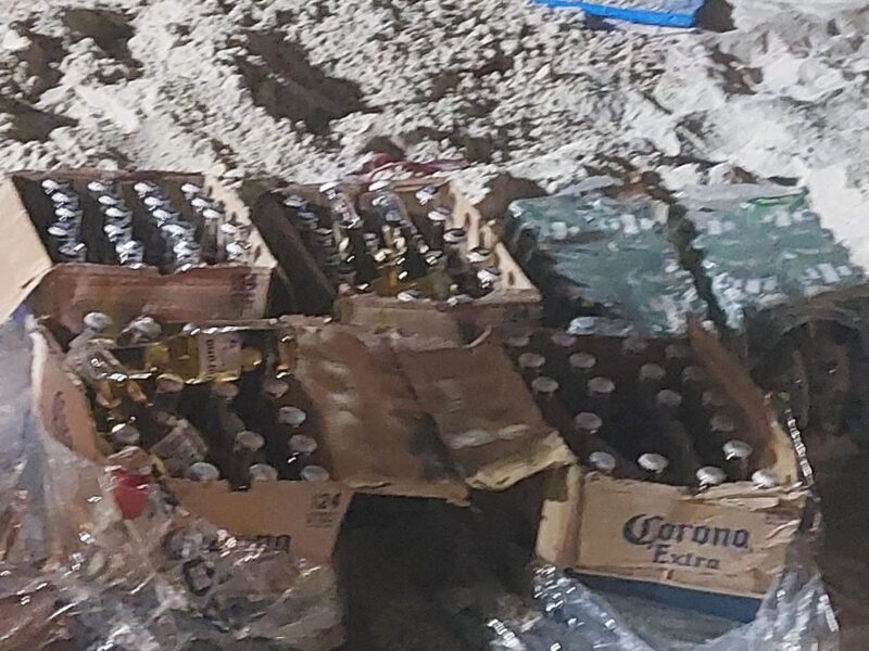 Secretaria de Ordem Pública apreende 140 garrafas de vidro enterradas na areia na Praia de Copacabana – Prefeitura da Cidade do Rio de Janeiro