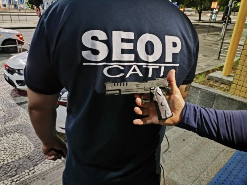 Agentes da Seop encontram réplica de arma de fogo com moradores de rua, no Centro – Prefeitura da Cidade do Rio de Janeiro