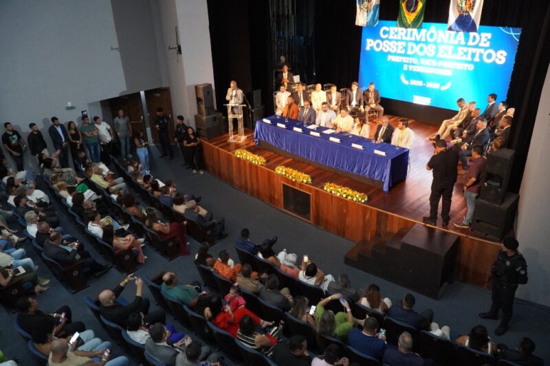 Capitão Nelson toma posse pela segunda vez como prefeito de São Gonçalo