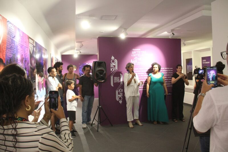 Exposição é aberta ao público na Casa das Artes 