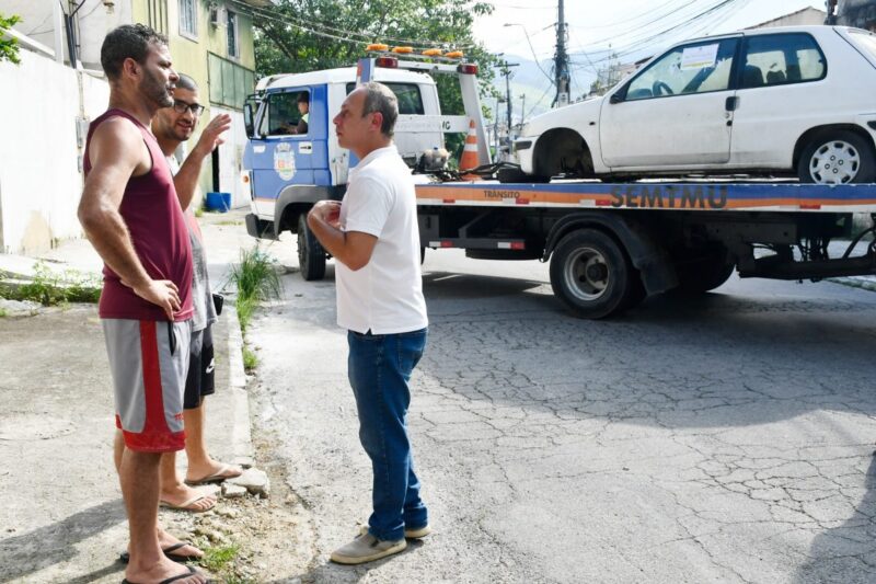 Nova Iguaçu inicia operação “Cidade Limpa” para retirar carcaças e sucatas de veículos abandonados das ruas