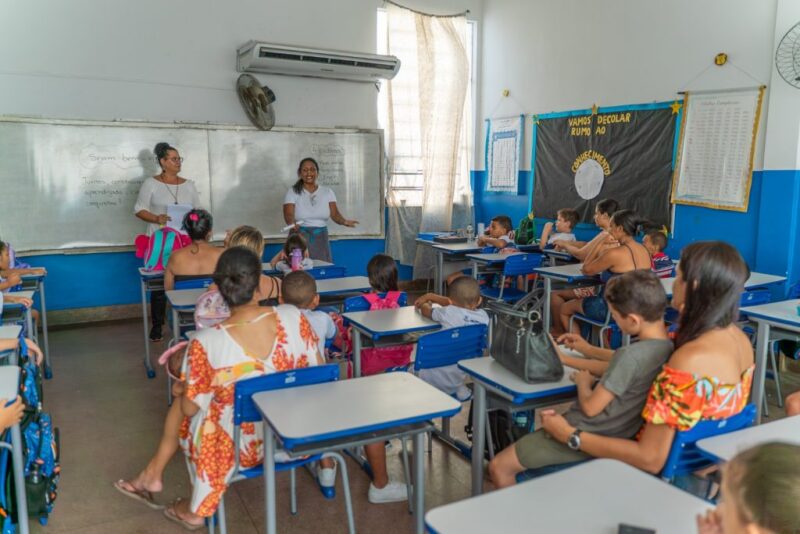 Alunos da rede municipal retornam às aulas em Nilópolis