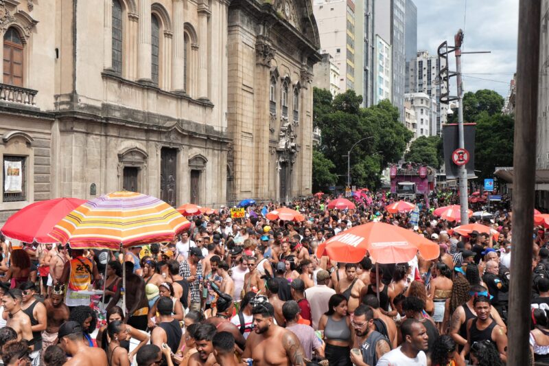 Com muito axé, Chá da Alice agita segundo dia do circuito de megablocos do Carnaval de Rua 2025 – Prefeitura da Cidade do Rio de Janeiro