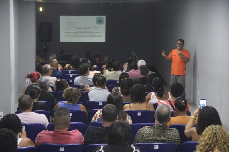 Profissionais da Educação participam de curso de primeiros socorros