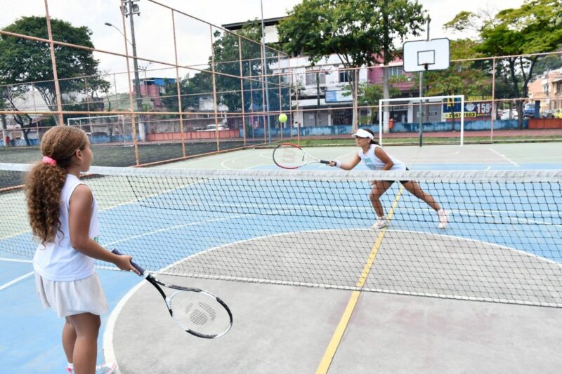 Vila Olímpica de Nova Iguaçu terá aulas gratuitas de tênis a partir desta quarta-feira (26)