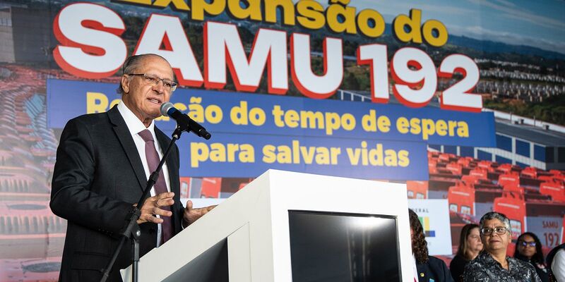 Governo entrega 156 novas ambulâncias para a frota do Samu