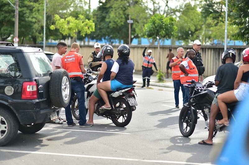 Prefeitura de Niterói realiza operação para combater motos barulhentas no Centro – Prefeitura Municipal de Niterói