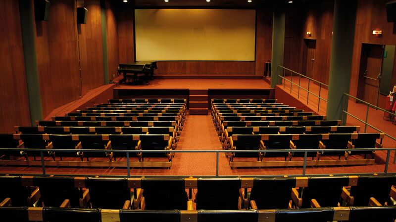 Cariocas ganham mais uma sala de cinema de rua totalmente reformada – Prefeitura da Cidade do Rio de Janeiro