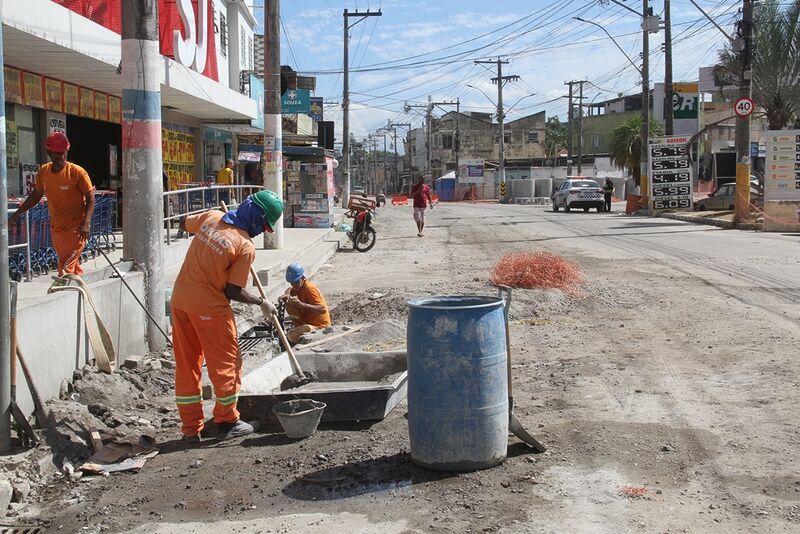 Obras de macrodrenagem na Avenida Paula Lemos seguem a todo vapor