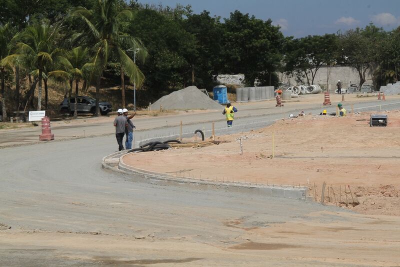 Pista de atletismo no Parque RJ começa a tomar forma