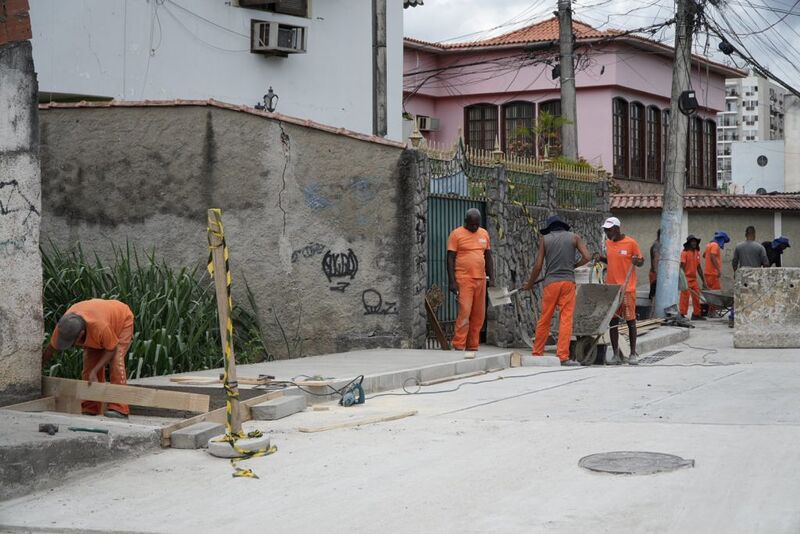 São Gonçalo reconstrói ponte para passagem de veículos e pedestres no Centro