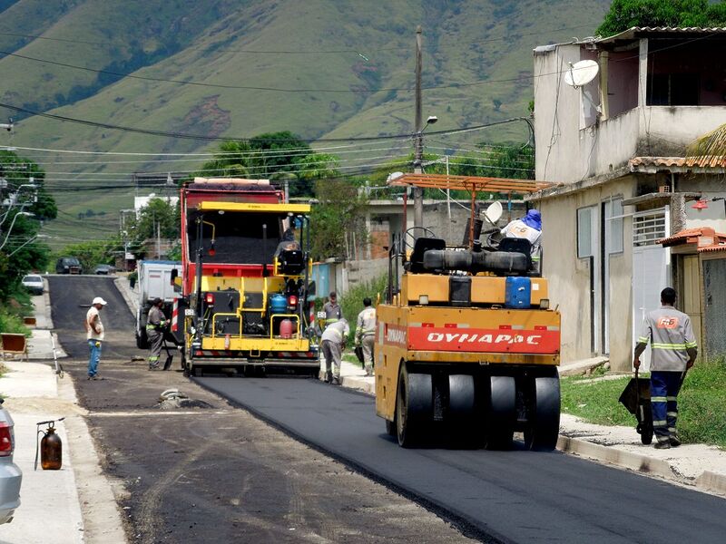 Prefeitura de Nova Iguaçu realiza obras de pavimentação e drenagem no bairro Cabuçu