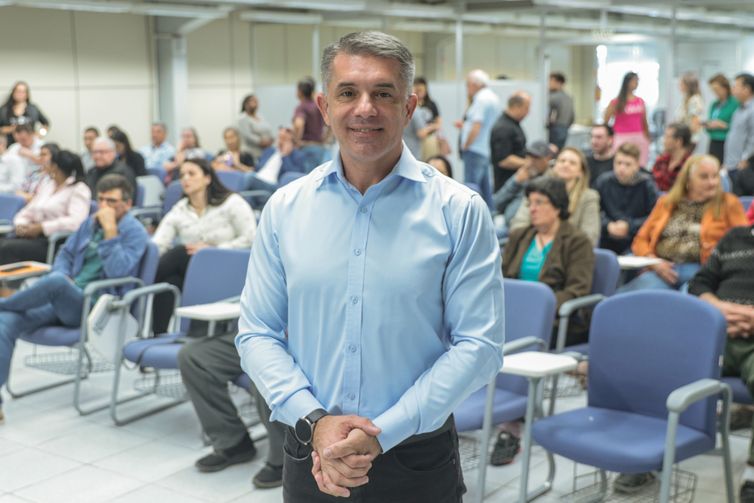 Lajeado (RS), 28/04/2025 - Secretário para apoio à reconstrução do Rio Grande do Sul (vinculado a Casa Civil), Maneco Hassen, participa da assinatura de contratos, programa compra assistida e rural.
Foto: Joédson Alves/Agência Brasil