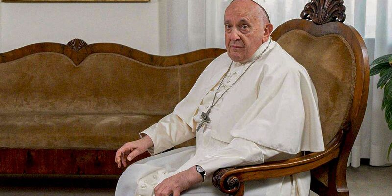 Chefes dos Três Poderes destacam legado do papa Francisco