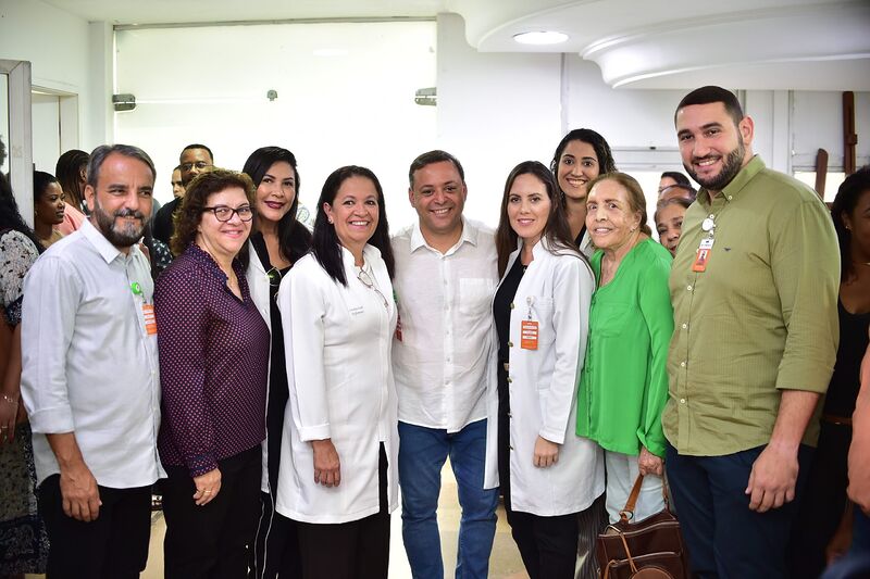 Prefeito Rodrigo Neves recebe o primeiro grupo de novos médicos contratados – Prefeitura Municipal de Niterói