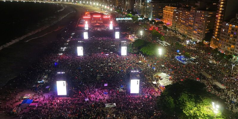 Show de Lady Gaga leva 2,1 milhões de pessoas para Copacabana