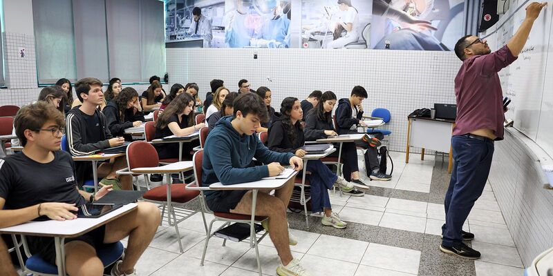 Termina hoje prazo para cursinhos populares enviarem propostas ao MEC