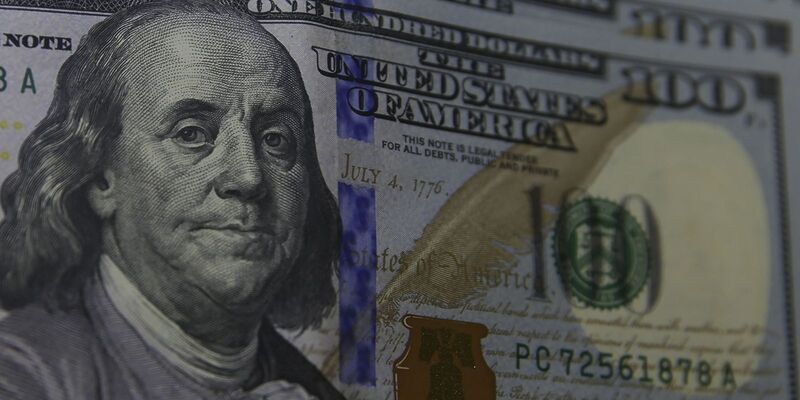 Dólar sobe para R$ 5,63 em dia de ajustes no mercado