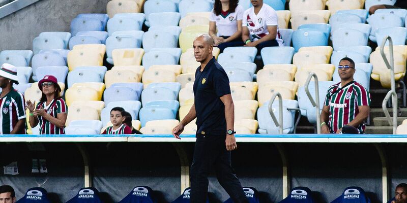Sport demite técnico português após perder para o Fluminense