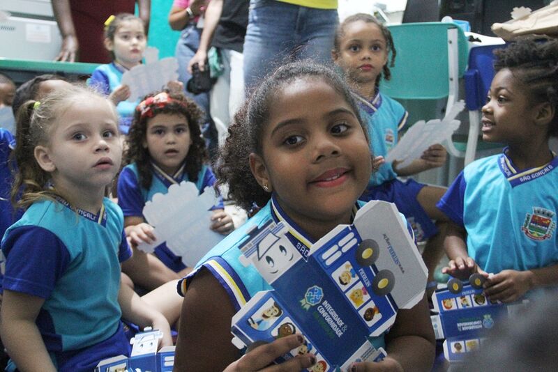 Crianças da rede municipal de ensino participam de ação sobre o Maio Amarelo