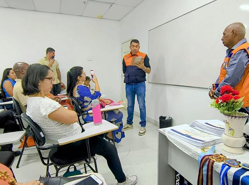 Defesa Civil entrega certificados a novos voluntários de 2025