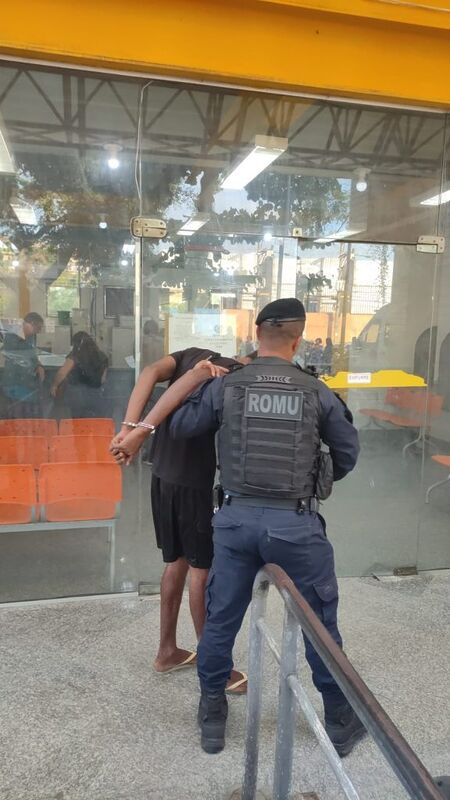 Guarda prende homem que tentava assaltar motociclista com frasco de desodorante