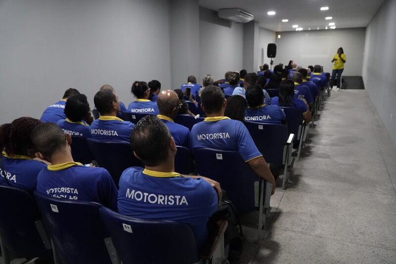 Maio Amarelo dá atenção especial a motoristas de transporte escolar