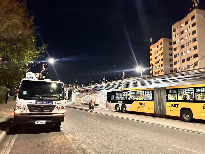 Parceria entre RioLuz e MOBI-Rio reforça monitoramento da iluminação nos corredores expressos do BRT – Prefeitura da Cidade do Rio de Janeiro