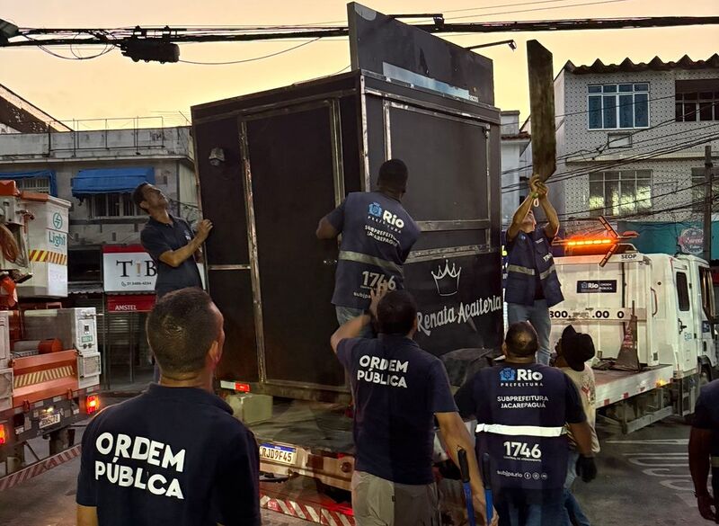 Prefeitura realiza mais uma operação de ordenamento e apreende barracas e estruturas irregulares em Jacarepaguá – Prefeitura da Cidade do Rio de Janeiro