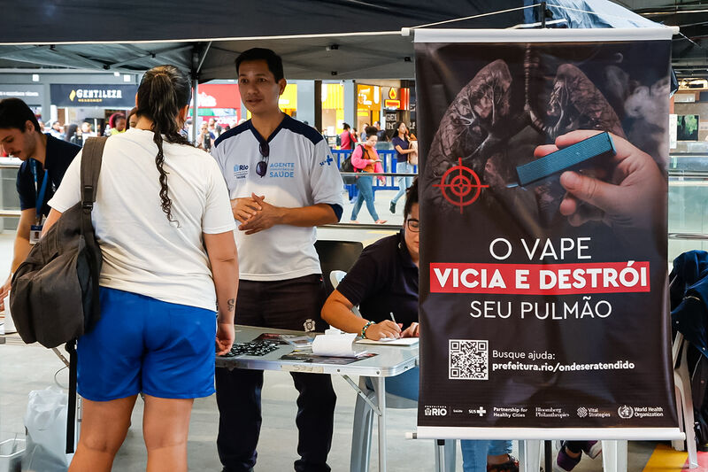 Secretaria de Saúde realiza ação de conscientização contra o fumo no Terminal Gentileza – Prefeitura da Cidade do Rio de Janeiro
