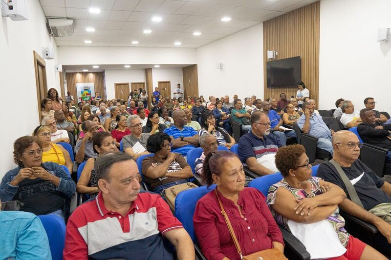 Secretaria de Trabalho oferece 80 vagas de emprego para pessoas acima dos 60 anos