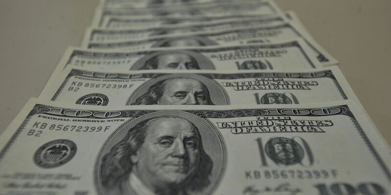 Dólar sobe para R$ 5,68 com dados fortes da economia dos EUA